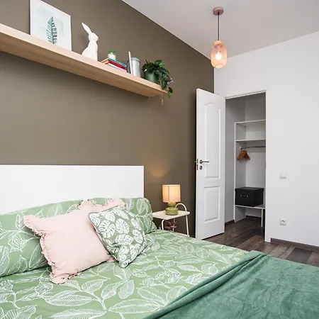 By The Andrejsala Area With Free Parking And Reach The Old Town In 15 Min Walk Riga