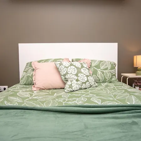 By The Andrejsala Area With Free Parking And Reach The Old Town In 15 Min Walk Apartamento *