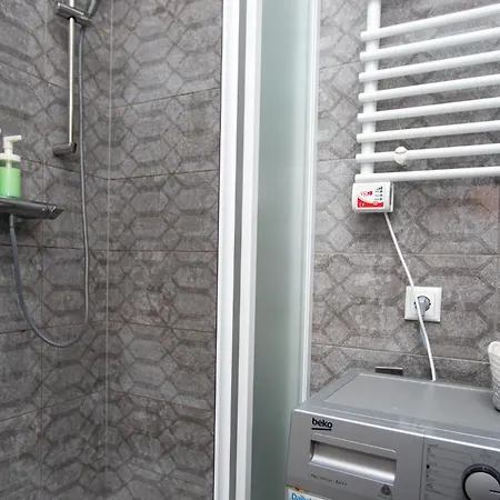 By The Andrejsala Area With Free Parking And Reach The Old Town In 15 Min Walk * Riga