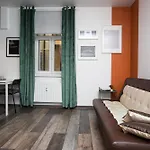By The Andrejsala Area With Free Parking And Reach The Old Town In 15 Min Walk 里加