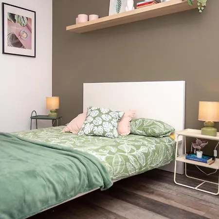 By The Andrejsala Area With Free Parking And Reach The Old Town In 15 Min Walk Appartement