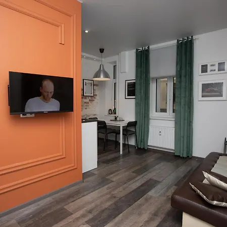 Appartement By The Andrejsala Area With Free Parking And Reach The Old Town In 15 Min Walk Riga