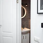 By The Andrejsala Area With Free Parking And Reach The Old Town In 15 Min Walk * Riga