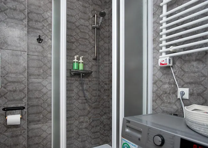 By The Andrejsala Area With Free Parking And Reach The Old Town In 15 Min Walk Рига